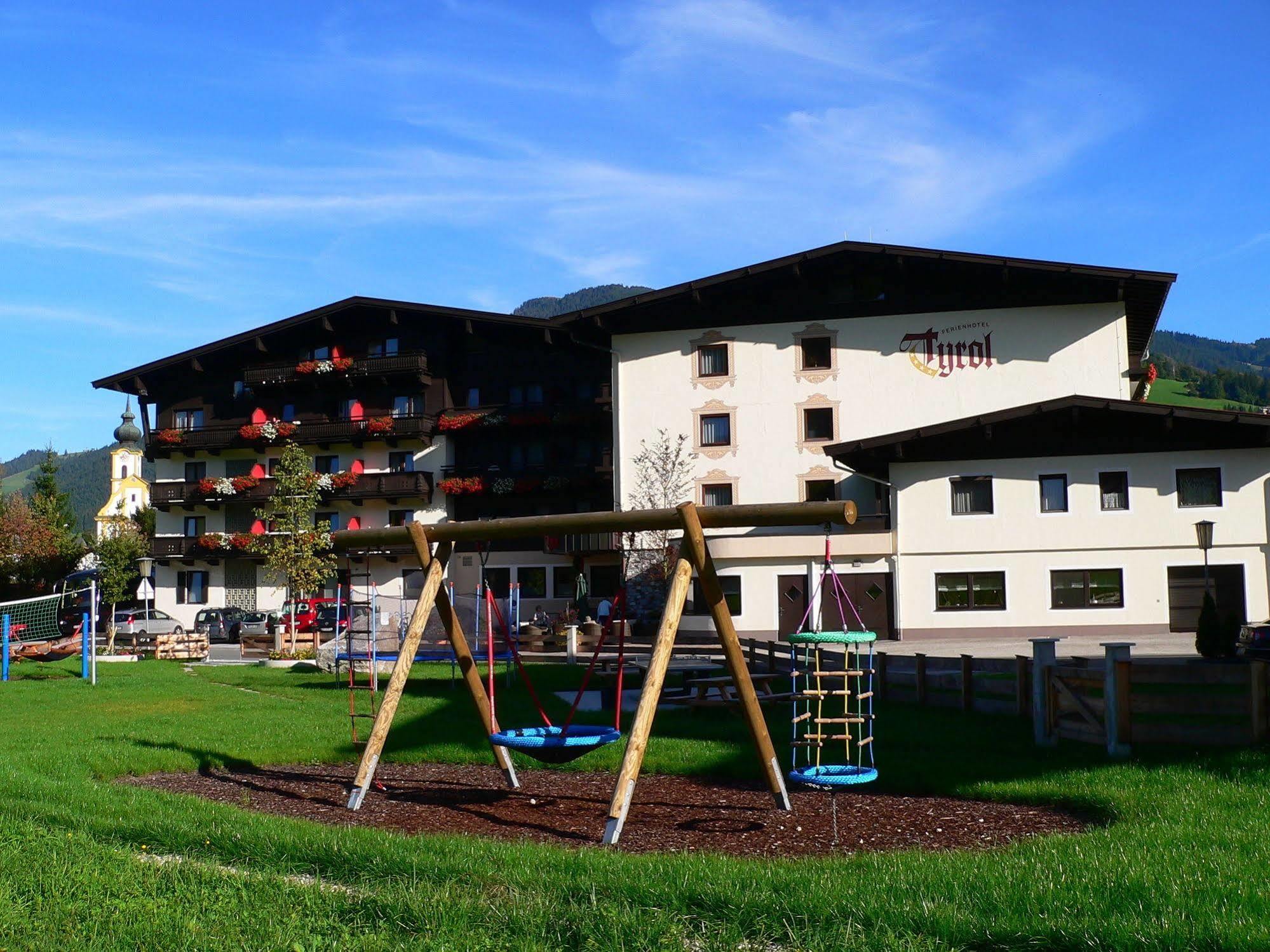 Ferienhotel Tyrol Soell Am Wilden Kaiser Exteriör bild